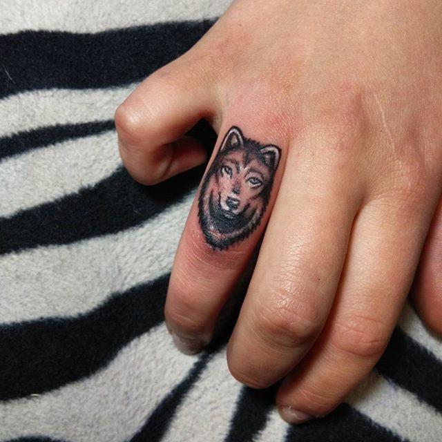 Fingern Tattoo 161