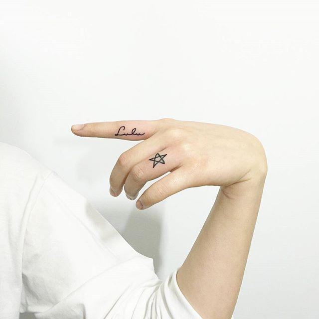 Fingern Tattoo 21