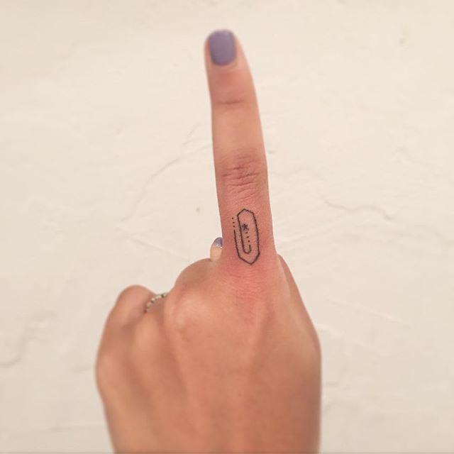 Fingern Tattoo 33