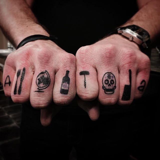 Fingern Tattoo 37