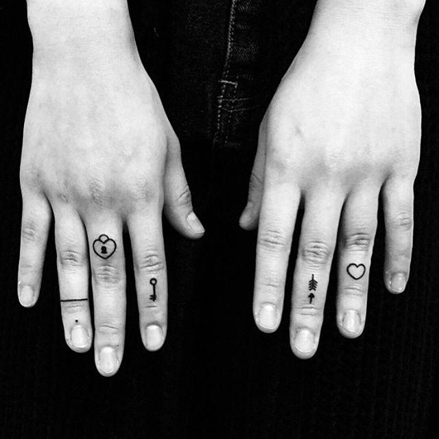 Fingern Tattoo 39
