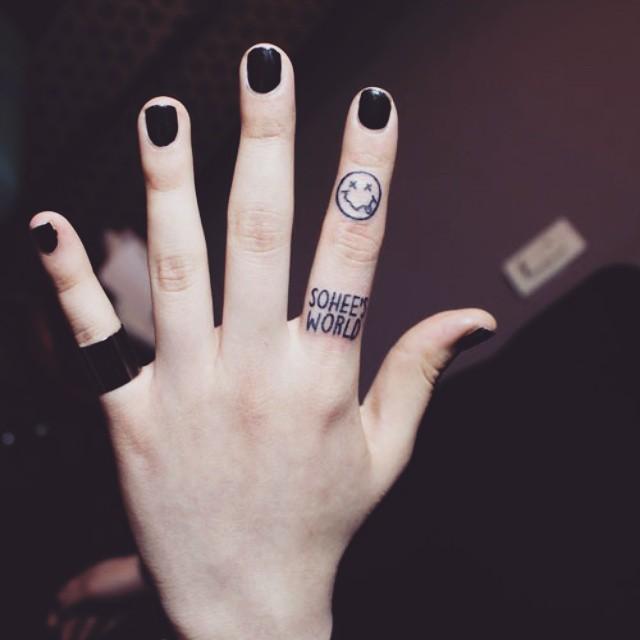 Fingern Tattoo 61
