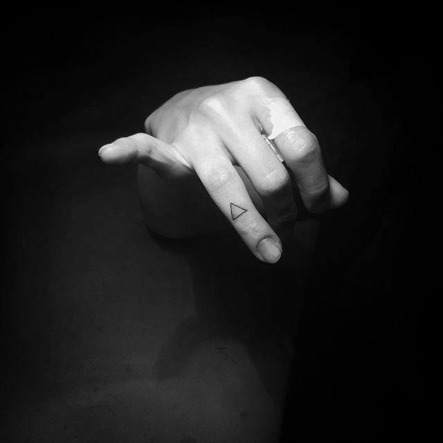 Fingern Tattoo 65