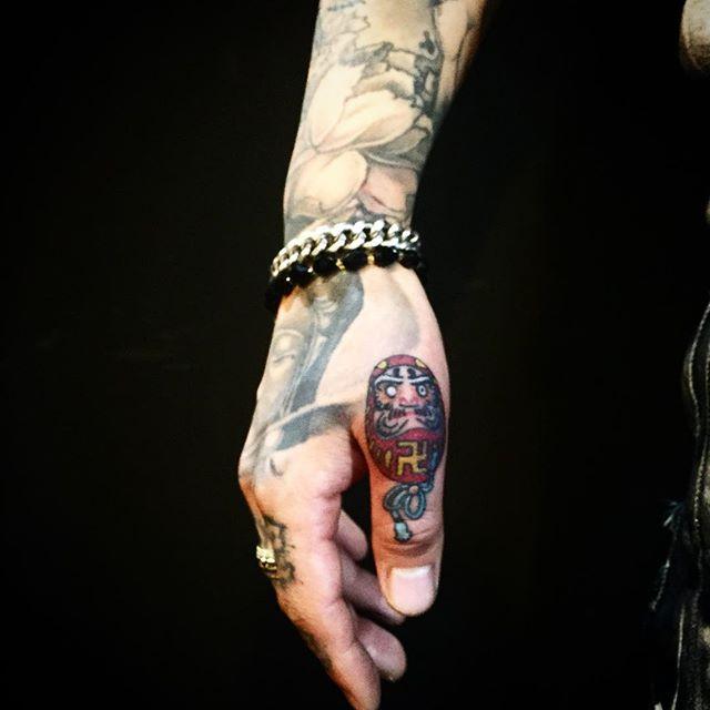 Fingern Tattoo 67