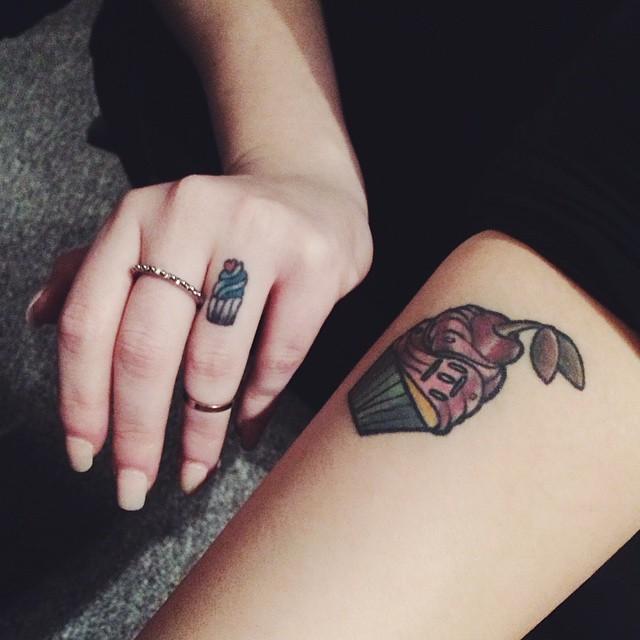 Fingern Tattoo 97