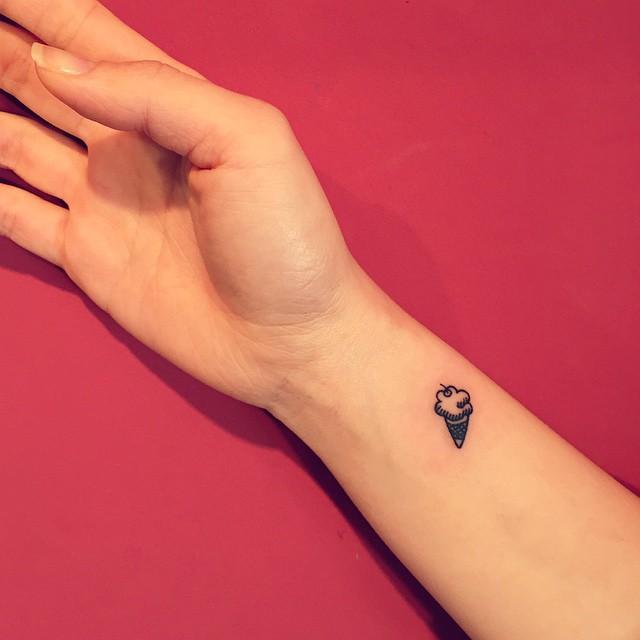 Handgelenk Tattoo 151