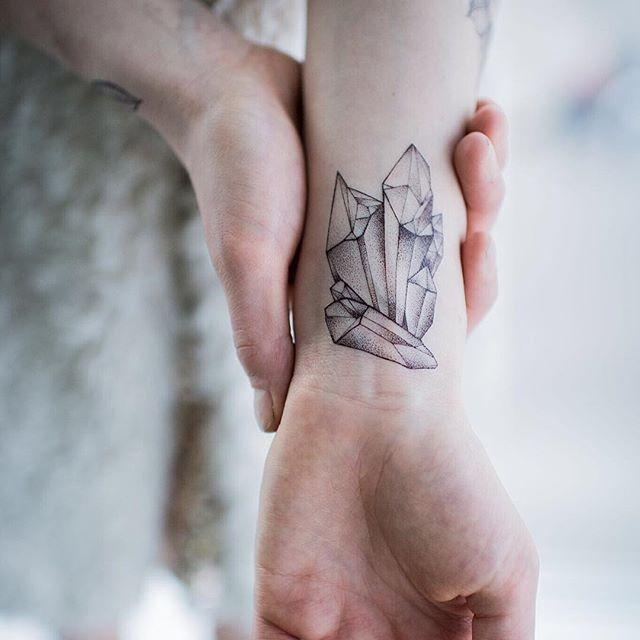 Handgelenk Tattoo 167