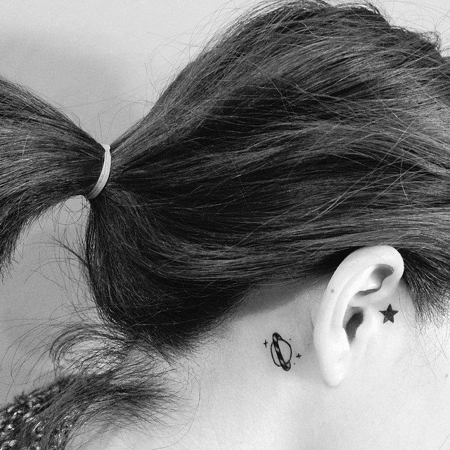 hinter dem Ohr Tattoo 13