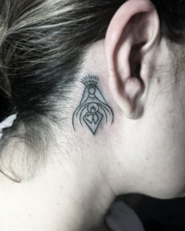 hinter dem Ohr Tattoo 33