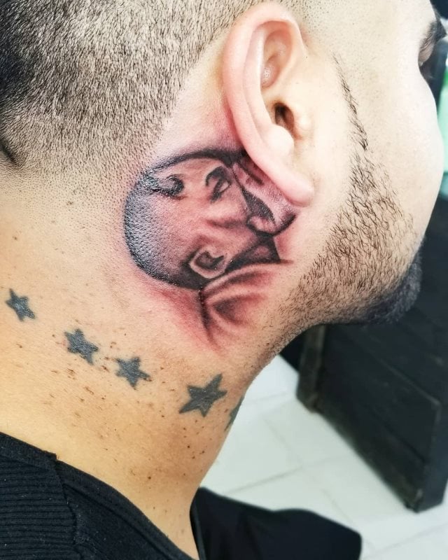 hinter dem Ohr Tattoo 53