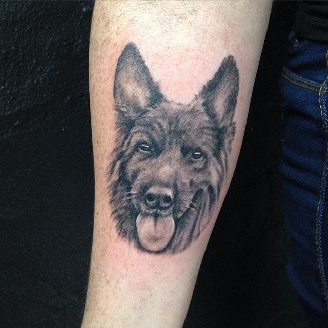 hund tattoo 65