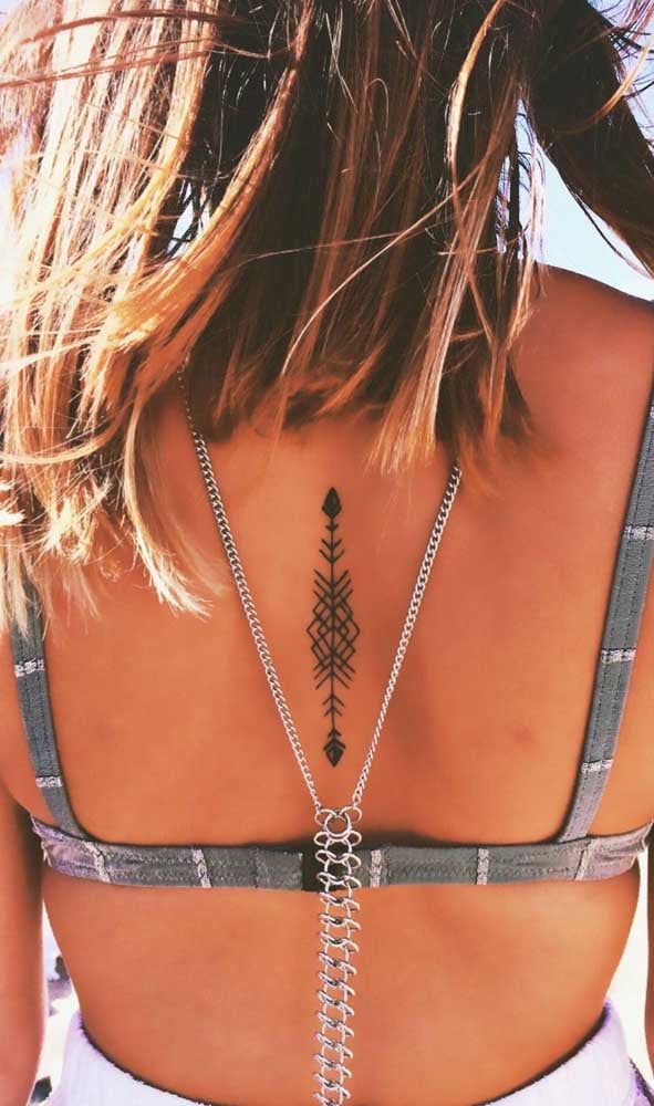 50 Beispiele für große oder kleine Tribal-Tattoos