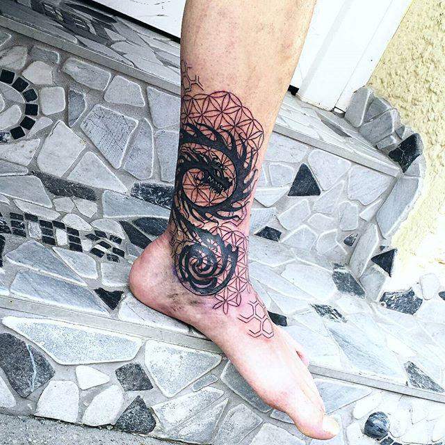 Drache Tattoo 103