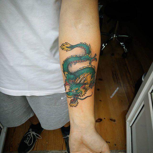 Drache Tattoo 77