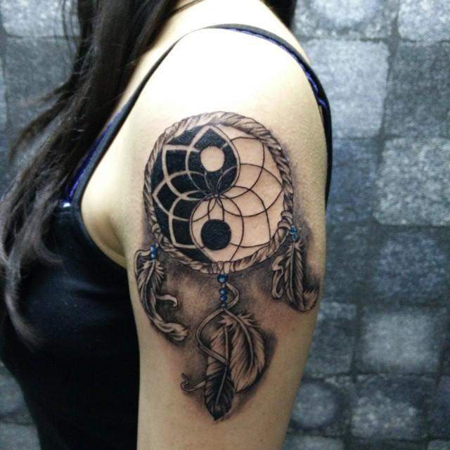 Yin und Yang Tattoo 85