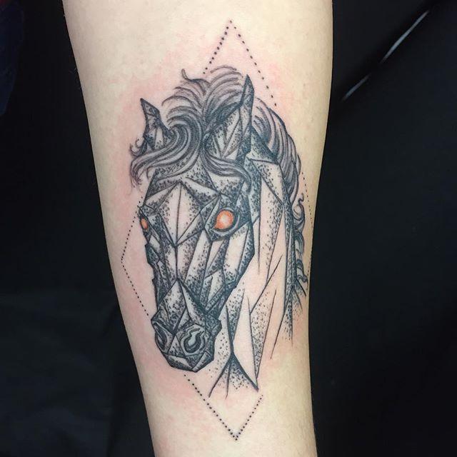 Pferd Tattoo 101