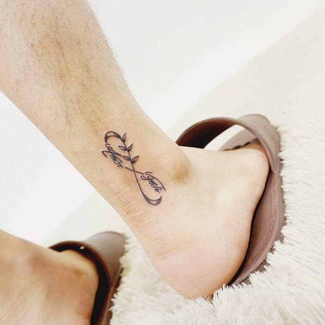 29 Tattoos mit dem Symbol der Unendlichkeit