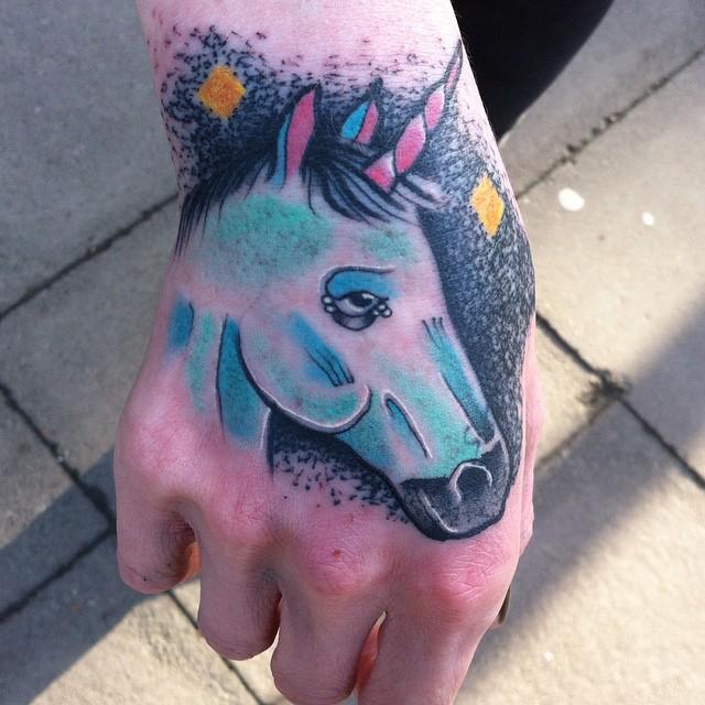 Einhorn Tattoo 111