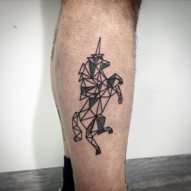 Einhorn Tattoo 29