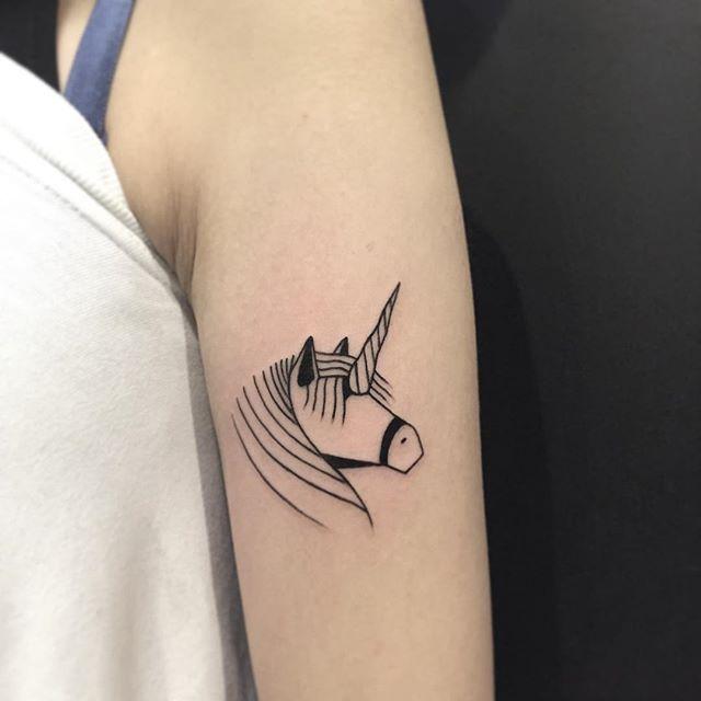 Einhorn Tattoo 39