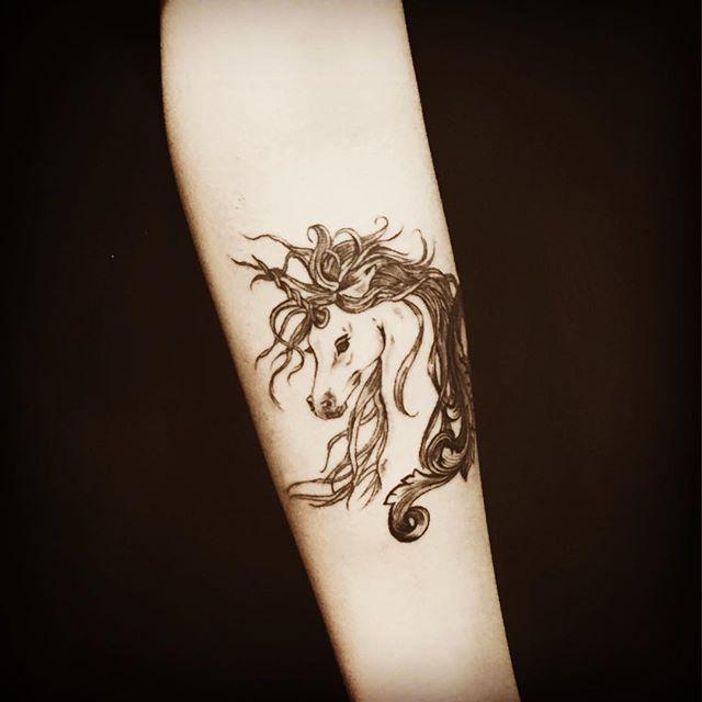 Einhorn Tattoo 61