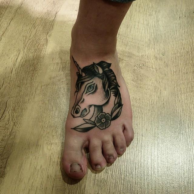 Einhorn Tattoo 77