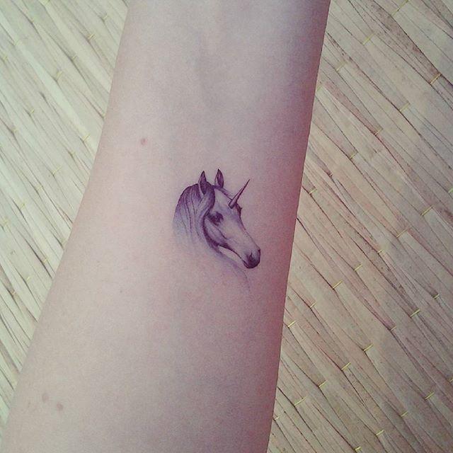 Einhorn Tattoo 87