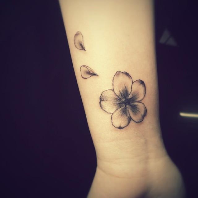 Kirschblute Tattoo 103