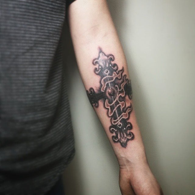 Kreuz Tattoo 05