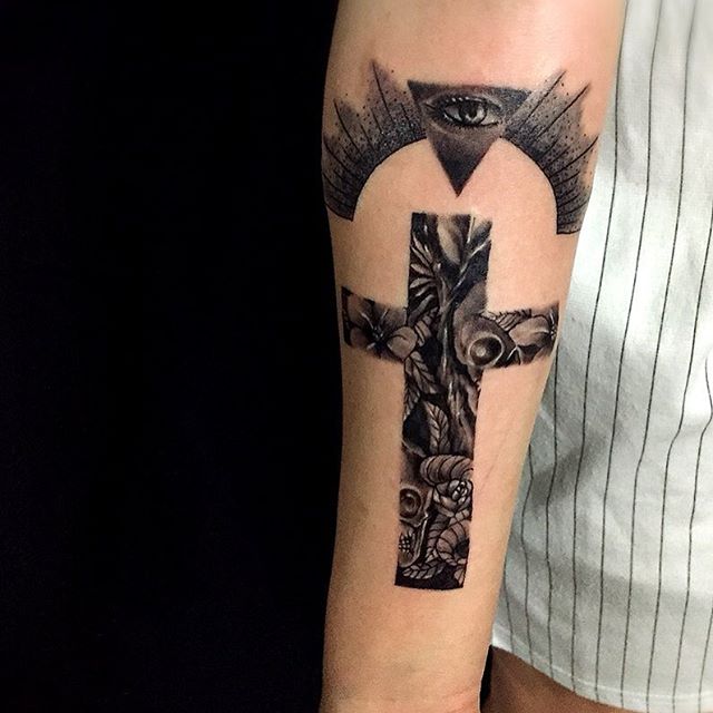 Kreuz Tattoo 109