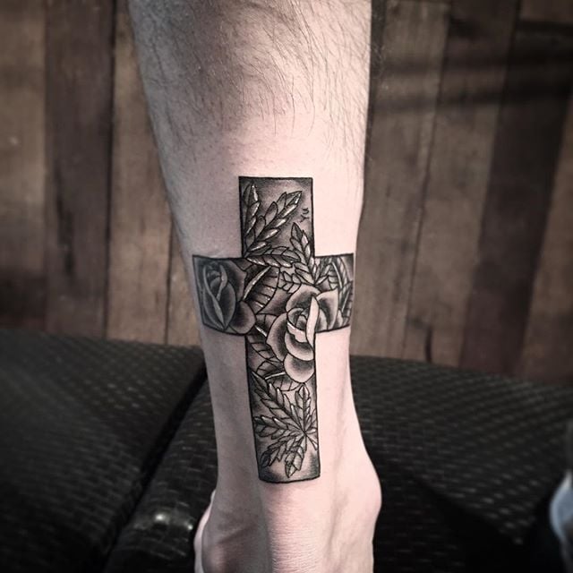Kreuz Tattoo 115