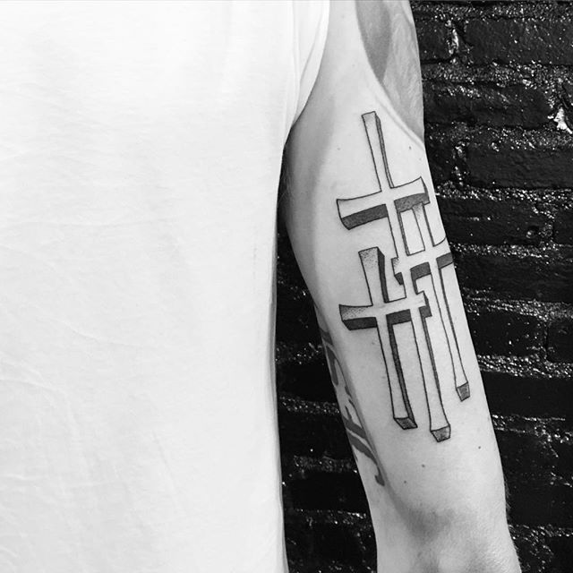 Kreuz Tattoo 123