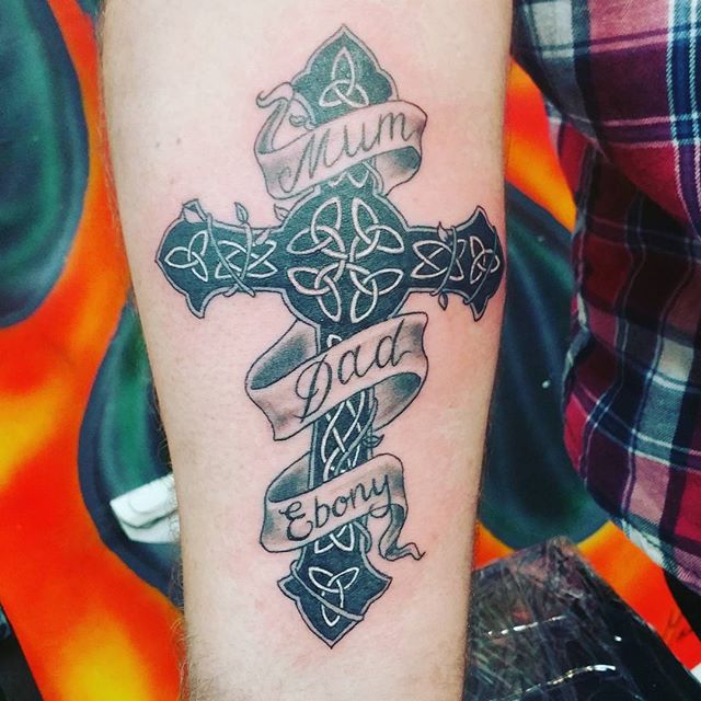 Kreuz Tattoo 37