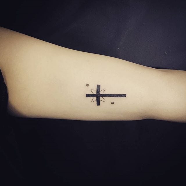 Kreuz Tattoo 63