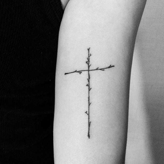 Kreuz Tattoo 73