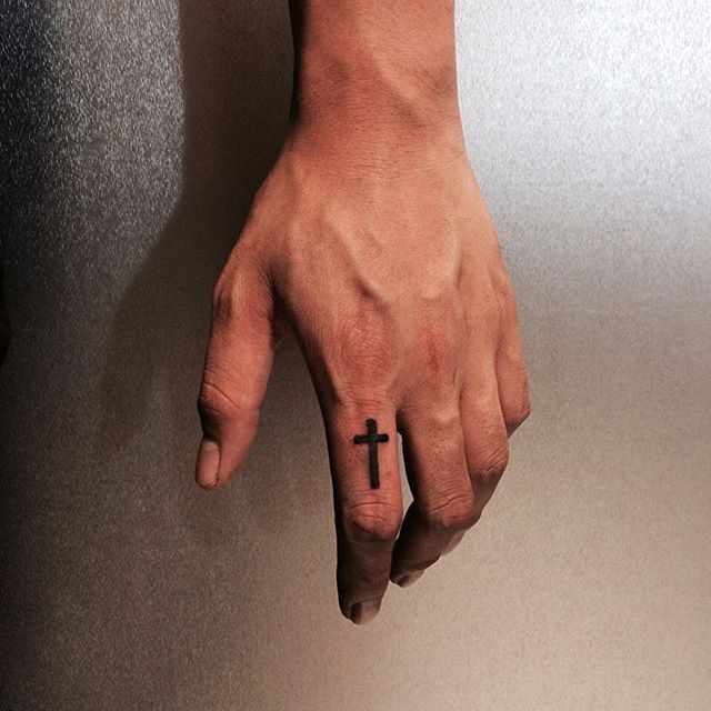 Kreuz Tattoo 91