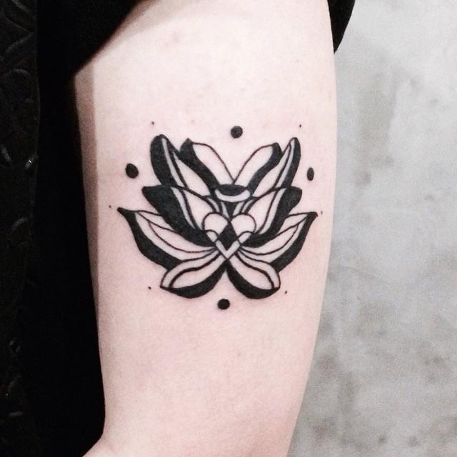 Lotusblume Tattoo 121