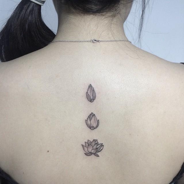Lotusblume Tattoo 15