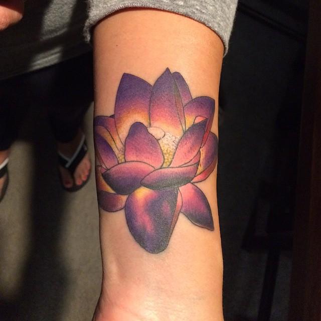 Lotusblume Tattoo 25