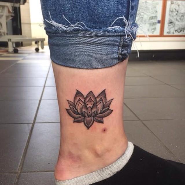 Lotusblume Tattoo 29
