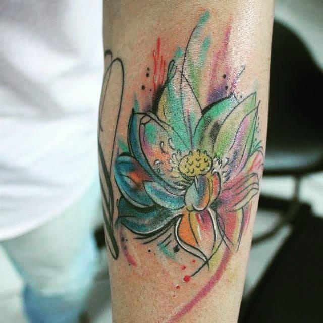 Lotusblume Tattoo 31