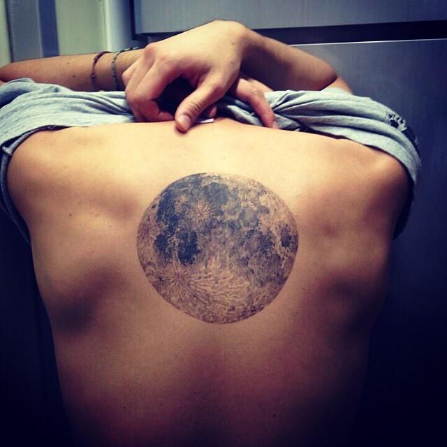 Mond Tattoo 45
