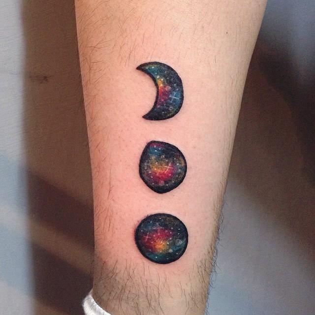 Mond Tattoo 57