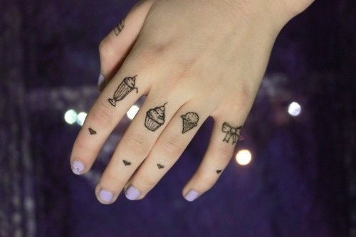 03 tattoo finger bilder