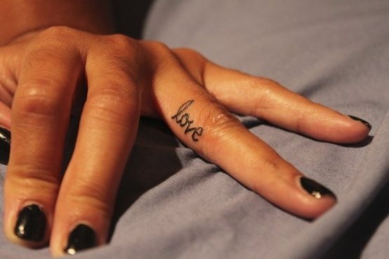 09 tattoo finger bilder