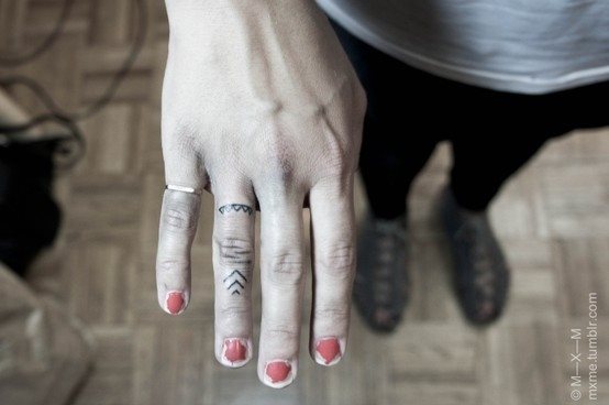 32 tattoo finger bilder