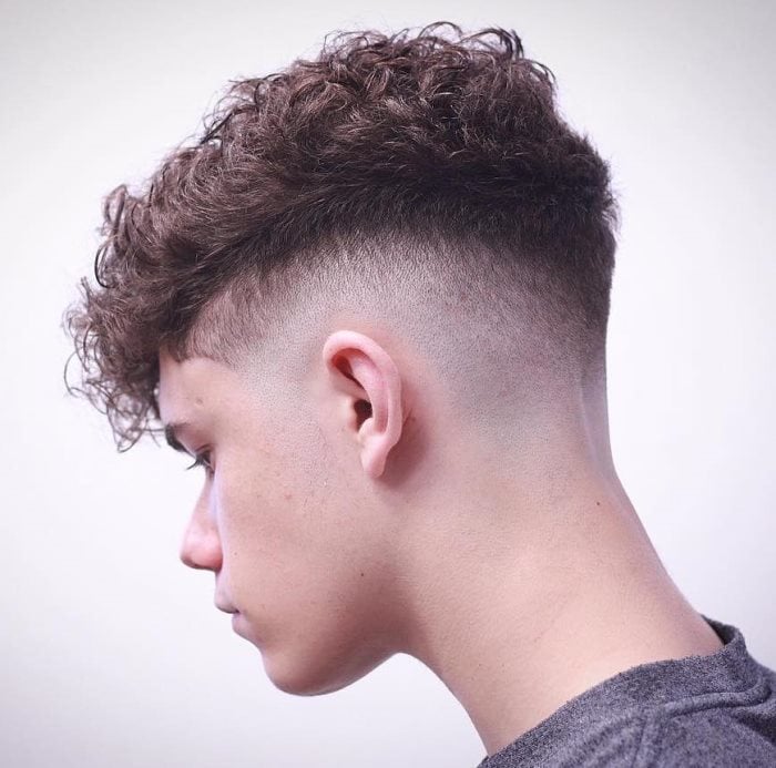 130 Fade Haircuts für den Mann - Trends 2024
