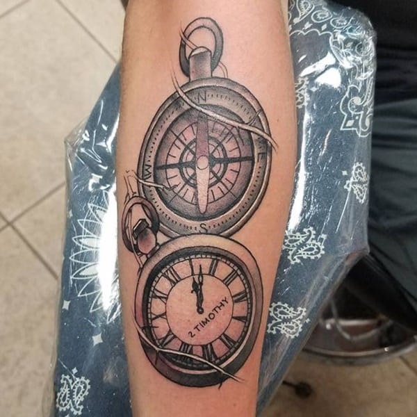 taschenuhr tattoo 307