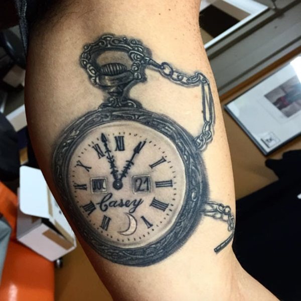 taschenuhr tattoo 669