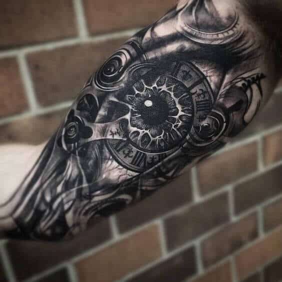 uhr tattoo 205